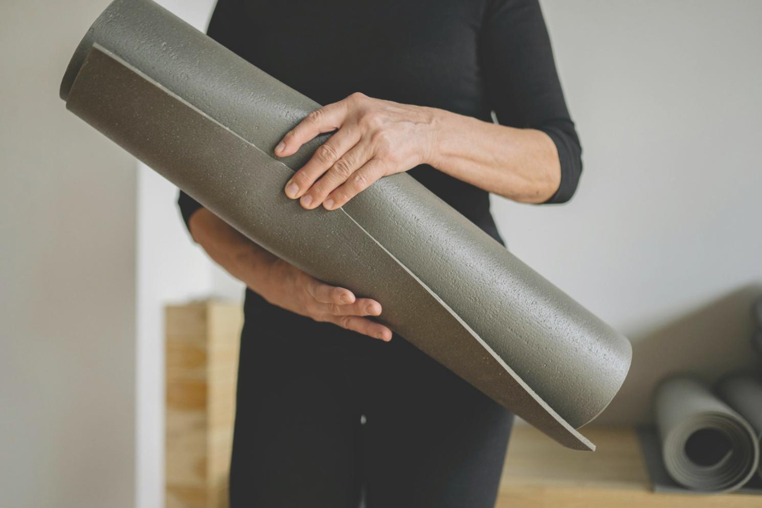 Personne sereine dans son espace de travail